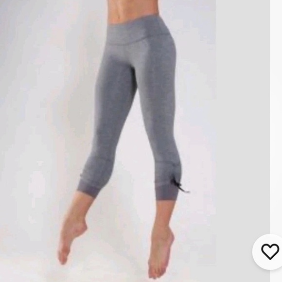 LULULEMON Crop Gray Side Tie Leggings. Size 2. Grey - Picture 7 of 7
